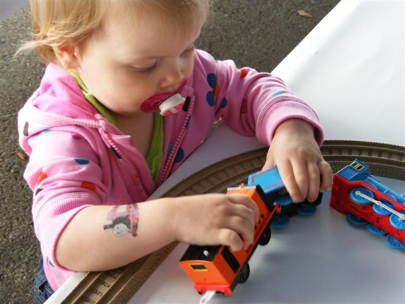 JESS-DOWT_09-26.JPG - Let's see.  I saw Alex do this at home - Clasp Hook A onto Tab B...